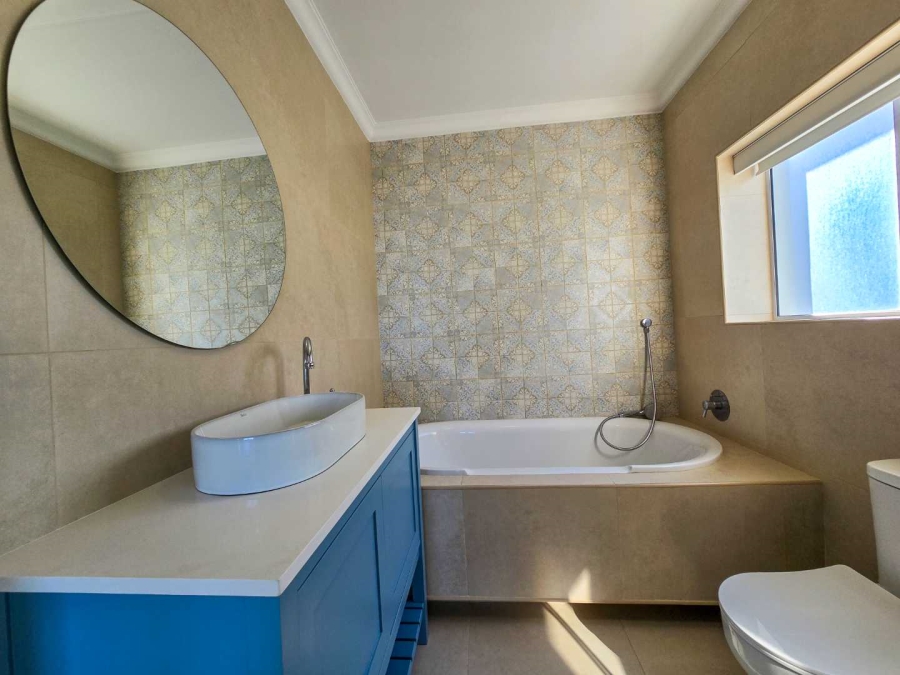 4 Bedroom Property for Sale in Stilbaai Oos Western Cape